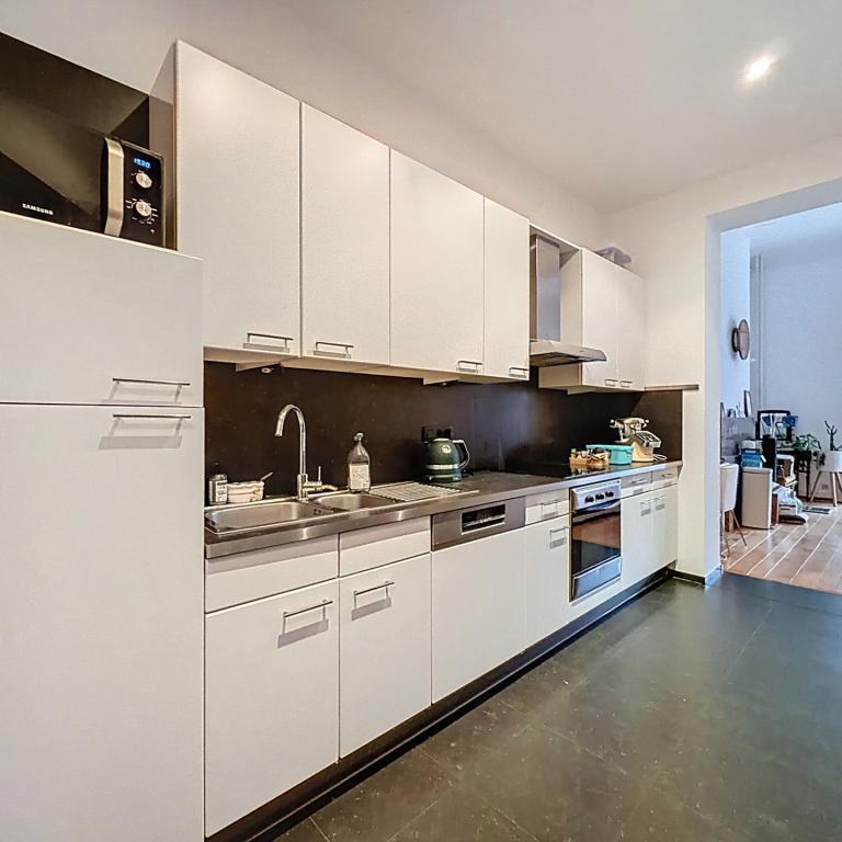 Chatelain : Superbe appartement 2 chambres + balcon