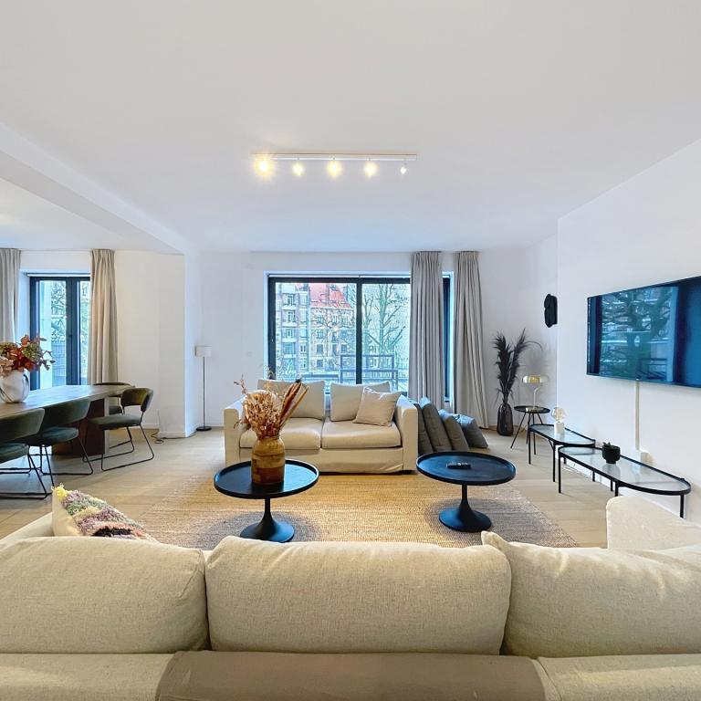 Châtelain/Stéphanie : Duplex meublé 3 chambres et terrasses