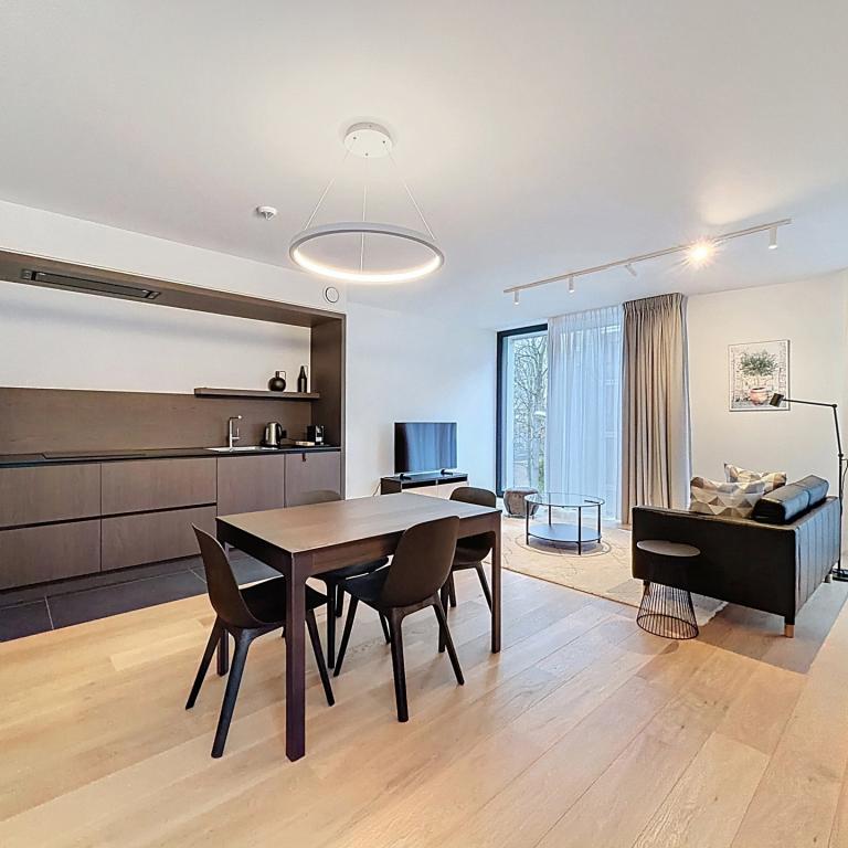 Montgomery/Cinquantenaire: Somptueux appartement meublé neuf