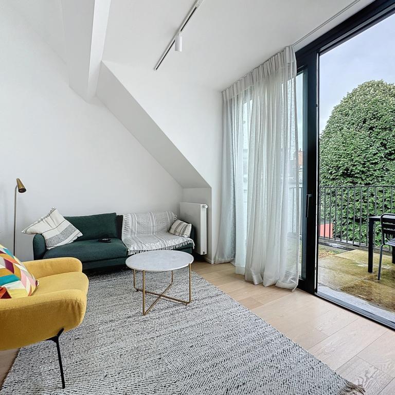 Bruxelles Centre : Joli duplex 2 chambres meublé + terrasse
