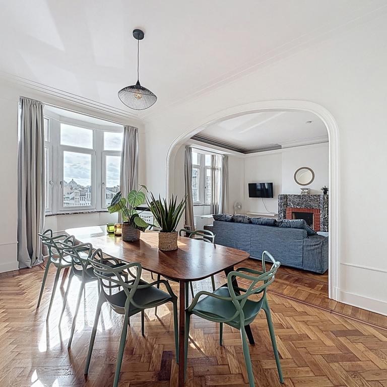 Boulevard Waterloo : Bel appartement meublé de 2 chambres