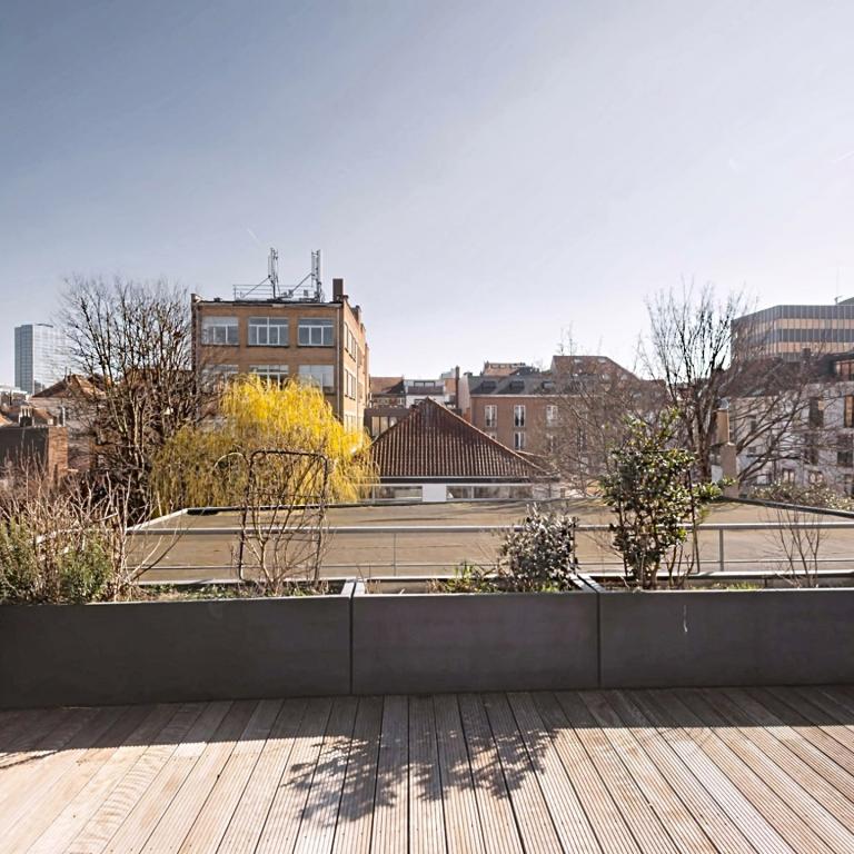 Châtelain : Appartement duplex 3 chambres + terrasses + pkg 