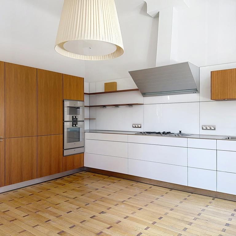 Place Brugmann : Somptueuse maison de Maître rénovée en 2022