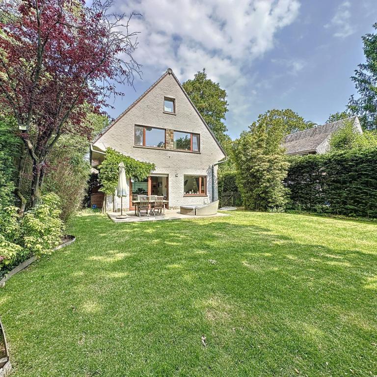 Dieweg : Superbe villa avec un grand jardin et garage