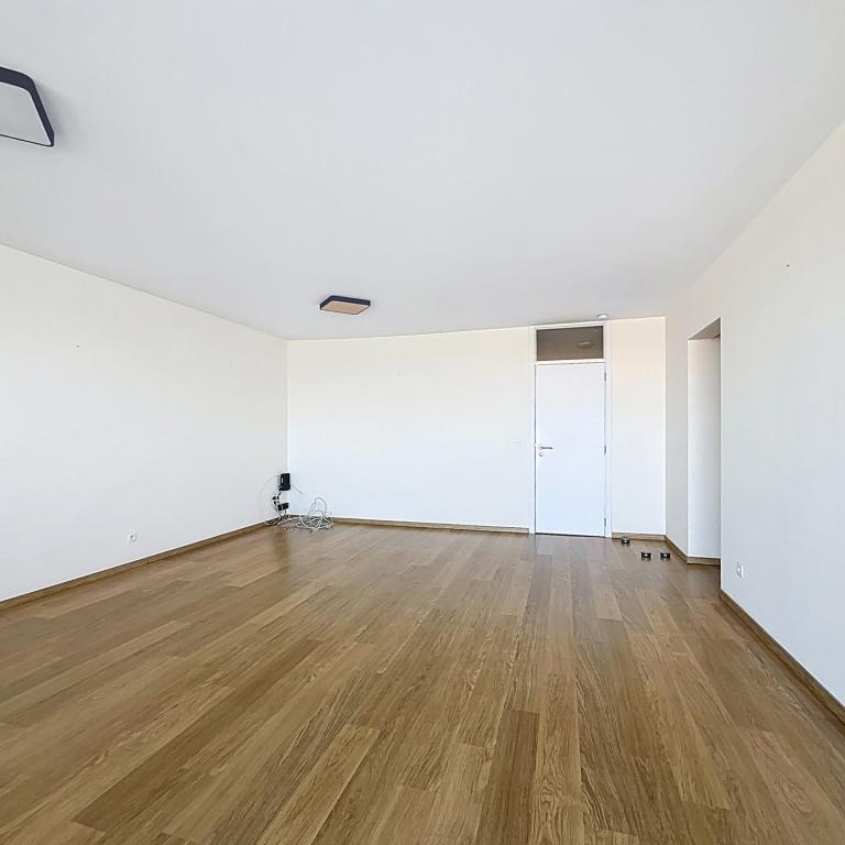 UCL : Lumineux appartement dernier étage avec une terrasse