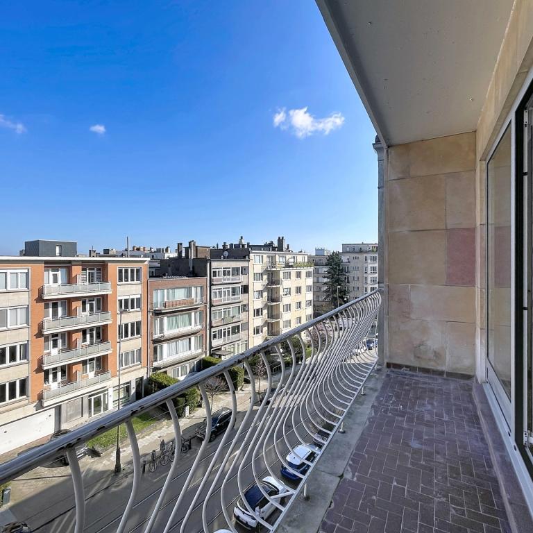 Roosevelt/ULB : Appartement 3 chambres + terrasse + garage 