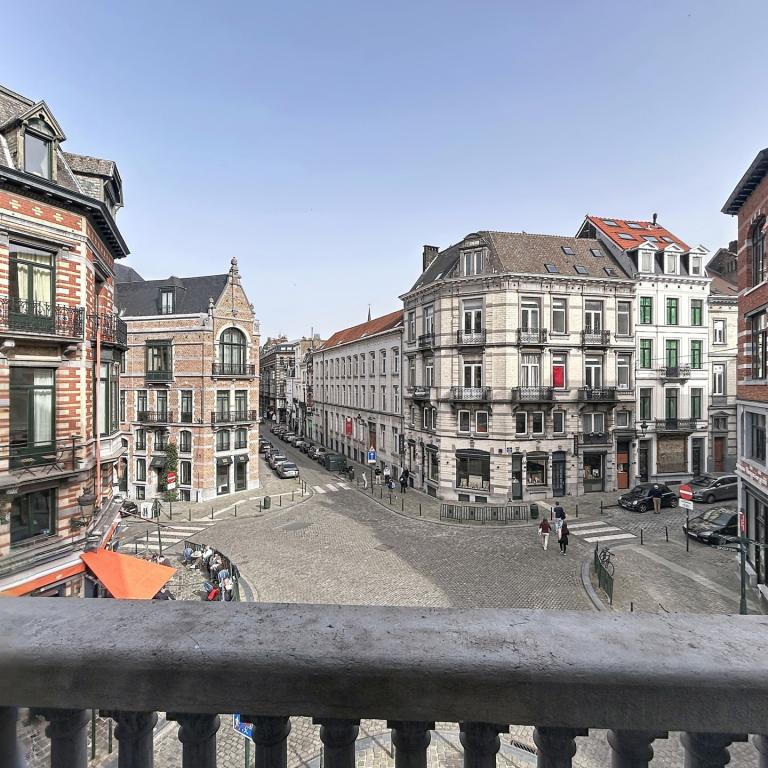 Sablon : Superbe appartement 3 chambres entièrement rénové