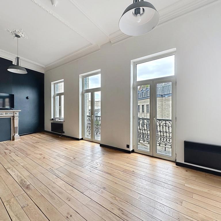 Sablon : Superbe studio avec vue sur la Place