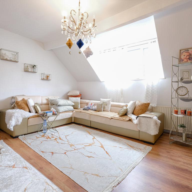 Maison à rafraîchir de ± 235 m² bruts, avec cour intérieure.