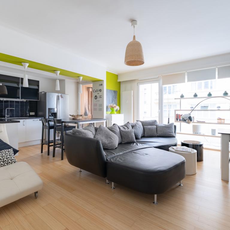 SOUS OFFRE !! Châtelain/Tenbosch: Bel appartement 92m² 2 ch + balcons