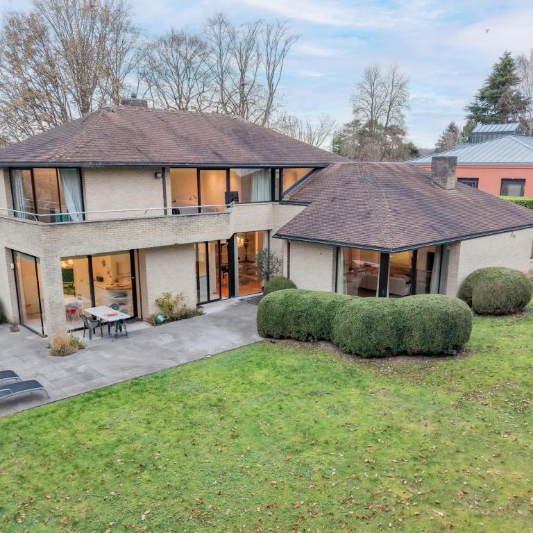 Fort Jaco: magnifique villa de ± 453 m² sur 15 ares - 5 ch.