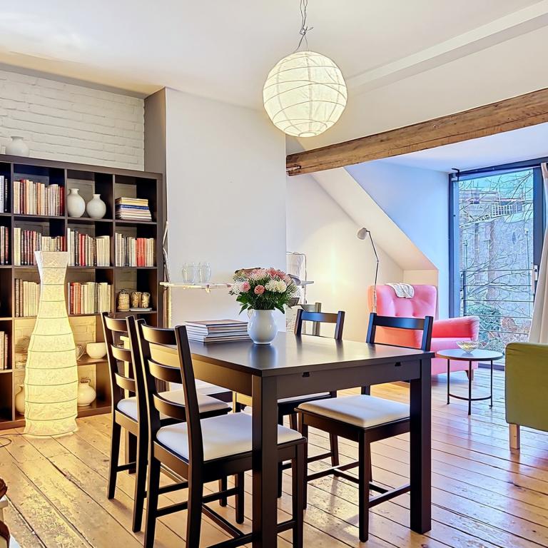 Quartier Européen : Duplex meublé 2 chambres avec terrasse