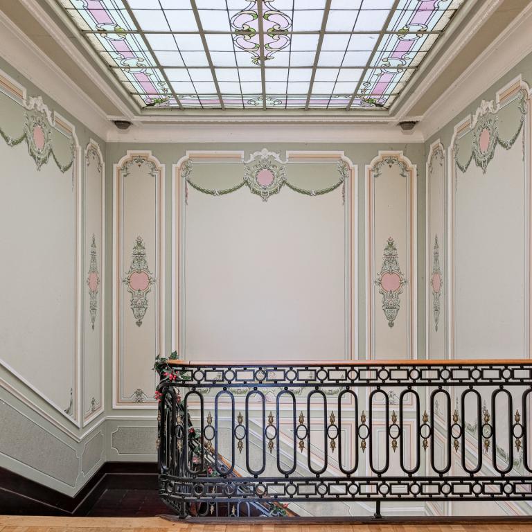 Magnifique Hôtel de maître de ± 600 m², jardin et garage.