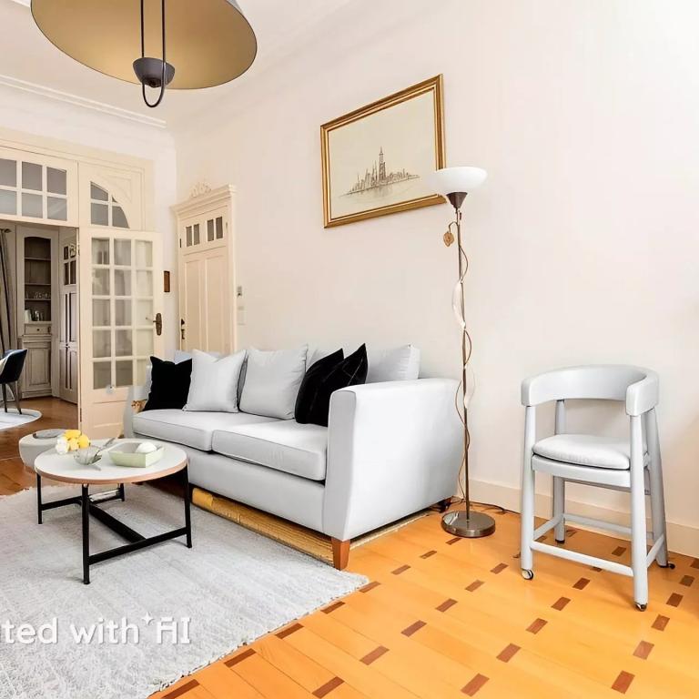 Etangs d'Ixelles: Hôtel de Maître avec 8 chambres et garage