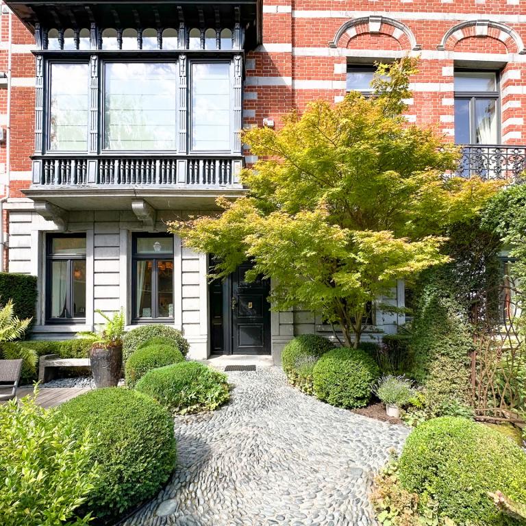 Etangs d'Ixelles, superbe hôtel de Maître,  jardin  garages