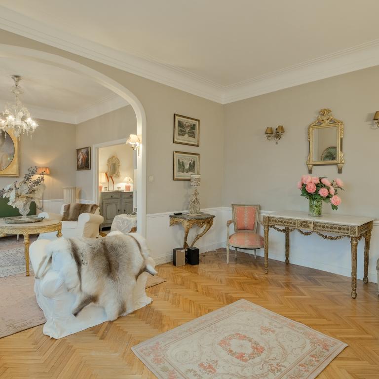 Place Brugmann, appartement 2 chambres +bureau