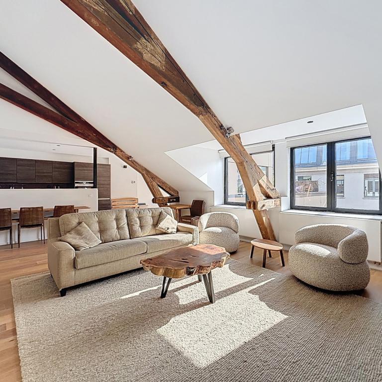 Royale / Congrès : Bel appartement duplex penthouse meublé