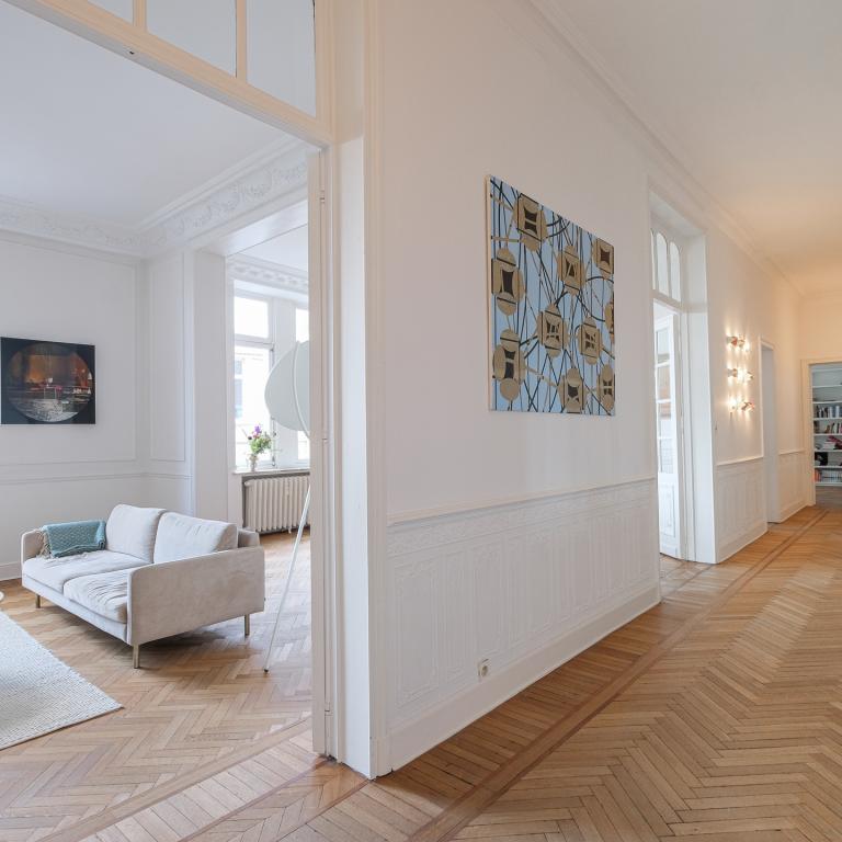 Place Brugmann : bel appartement rénové 4 chambres