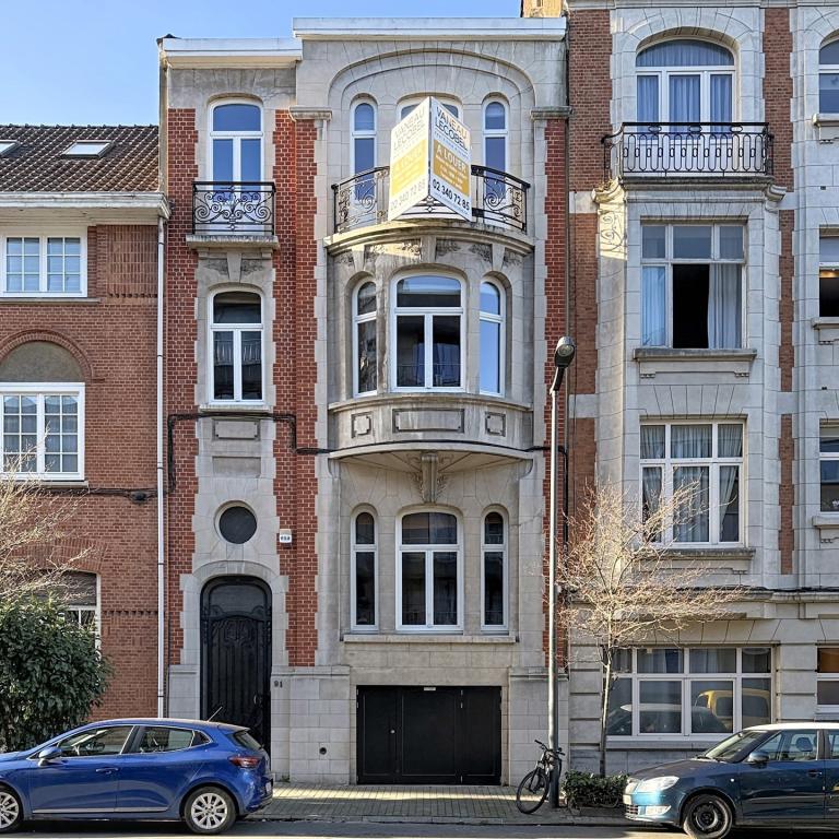 Place Brugmann : Somptueuse maison de Maître rénovée en 2022