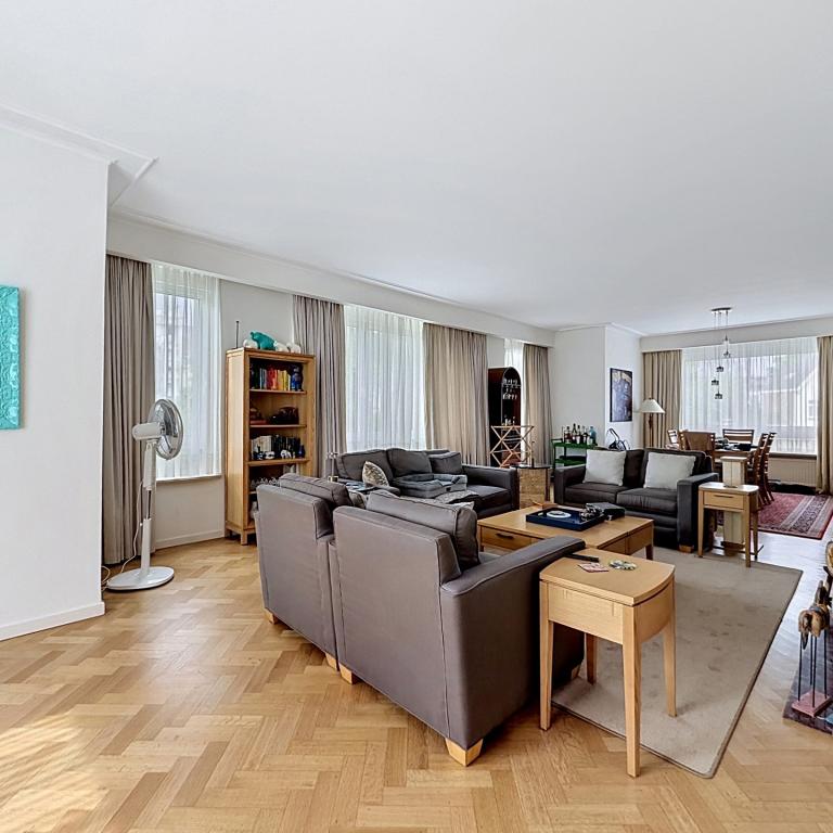 Roosevelt / Cambre : Bel appartement de standing + terrasse