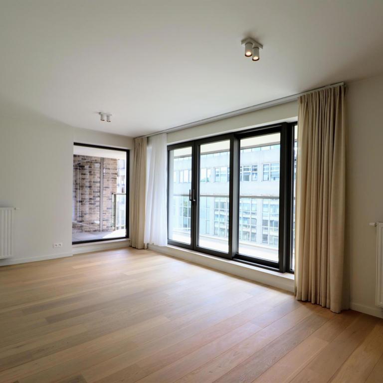 SOUS OPTION - Cinquantenaire Magnifique appartement 2020 terrasse parking 