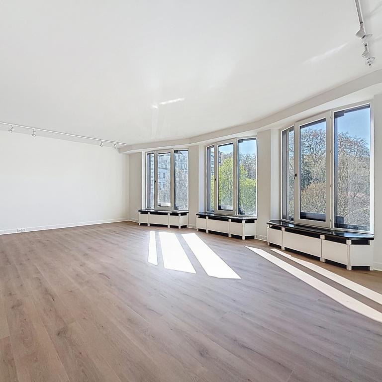 Jardin du Roi : Sompteux duplex rénové 2 chambres + bureau
