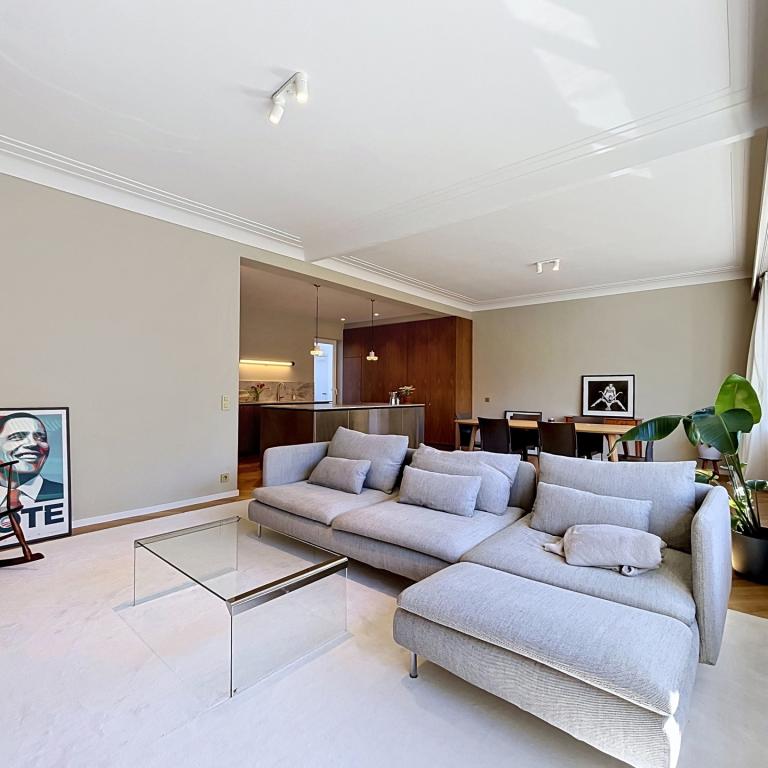 Place Brugmann : Appartement 2 chambres en parfait état + balcon