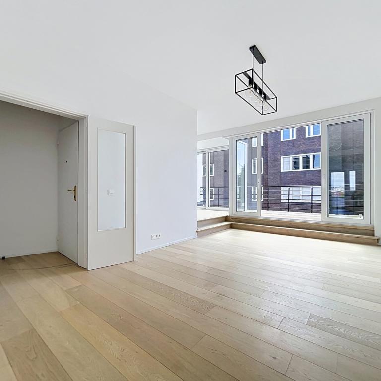 Pl. Brugmann/Molière : Penthouse rénové 2chambres + terrasse