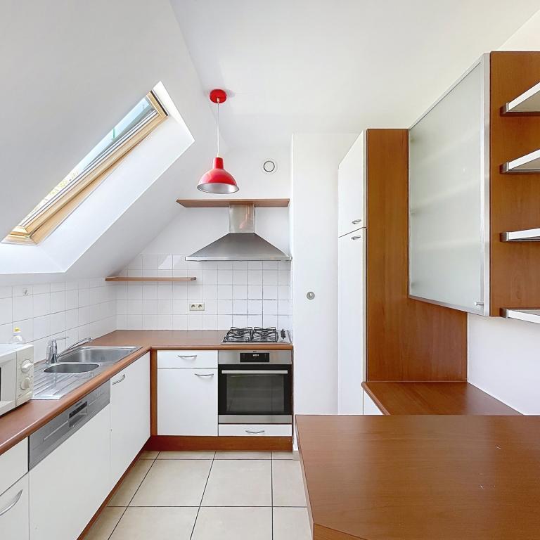 Châtelain : Duplex penthouse avec terrasse et parking