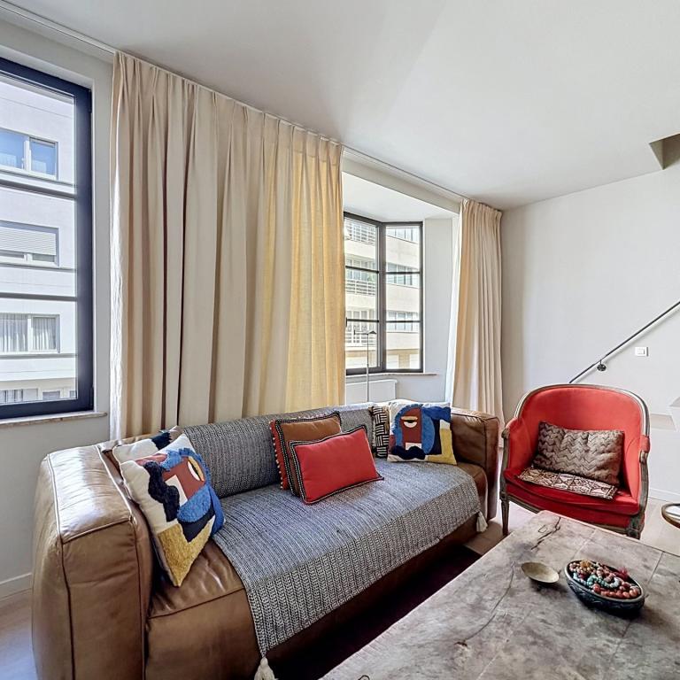 Churchill/Montjoie : Bel appartement meublé avec cour