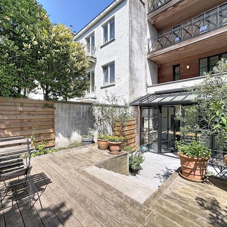 Churchill/Montjoie : Bel appartement meublé avec cour