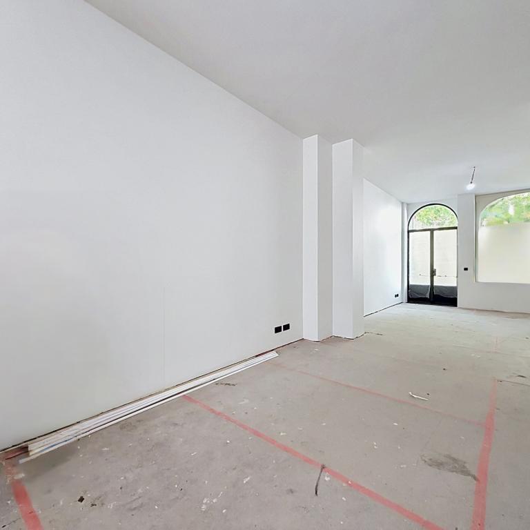 Lepoutre / Pl. Brugmann : Joli commerce casco