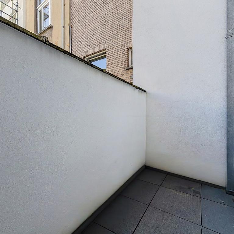 Pl. Brugmann/Lepoutre : Superbe appartement rez-de-chaussée 