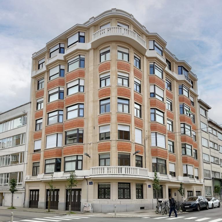 Lepoutre/Brugmann : appartement 2 chambres + terrasse