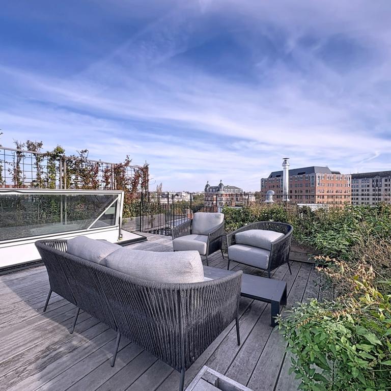 Cinquentenaire, penthouse neuf de 198m² 3ch terrasses 42m²