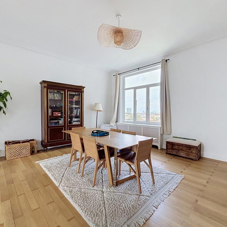 Place Brugmann : Lumineux appartement de caractère 