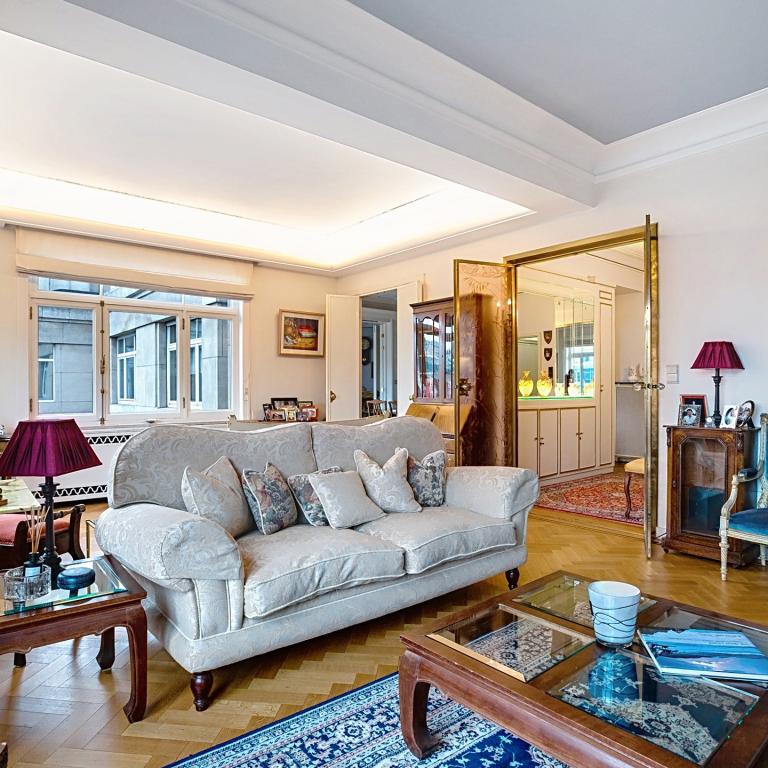 Quartier Européen : Magnifique appartement 3 ch + parking