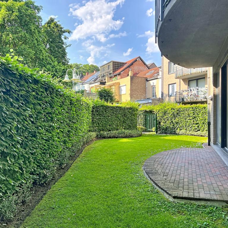 Souverain : Beau rez-de-chaussée 2 ch avec jardin + garage