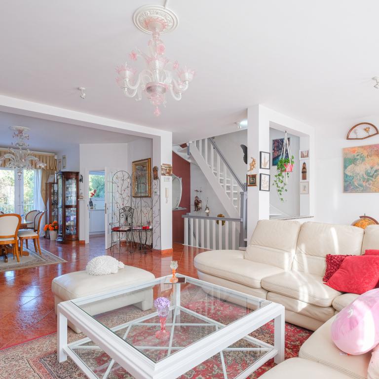 Splendide maison: jardin sud, double garage, prof. libérale