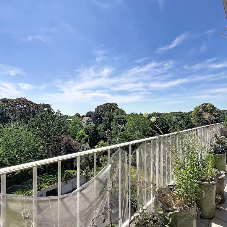 Cavell / Churchill : Bel appartement + terrasse !