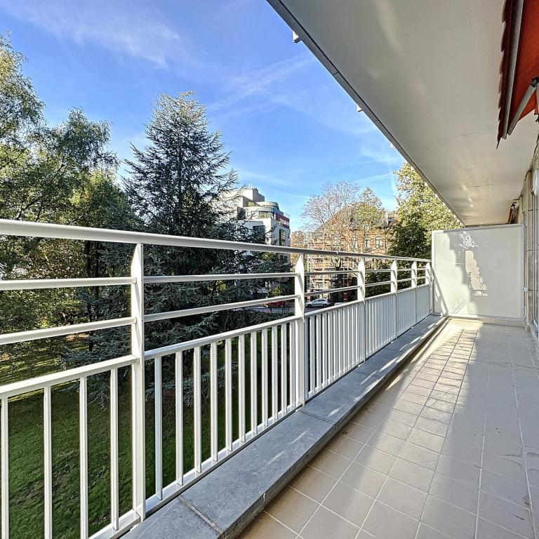 Parc Brugmann : Superbe appartement rénové + terrasses