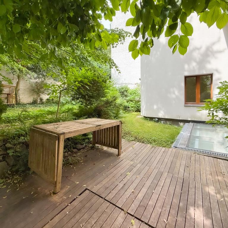 Sq. Marie-Louise: beau duplex + jardin, profession libérale