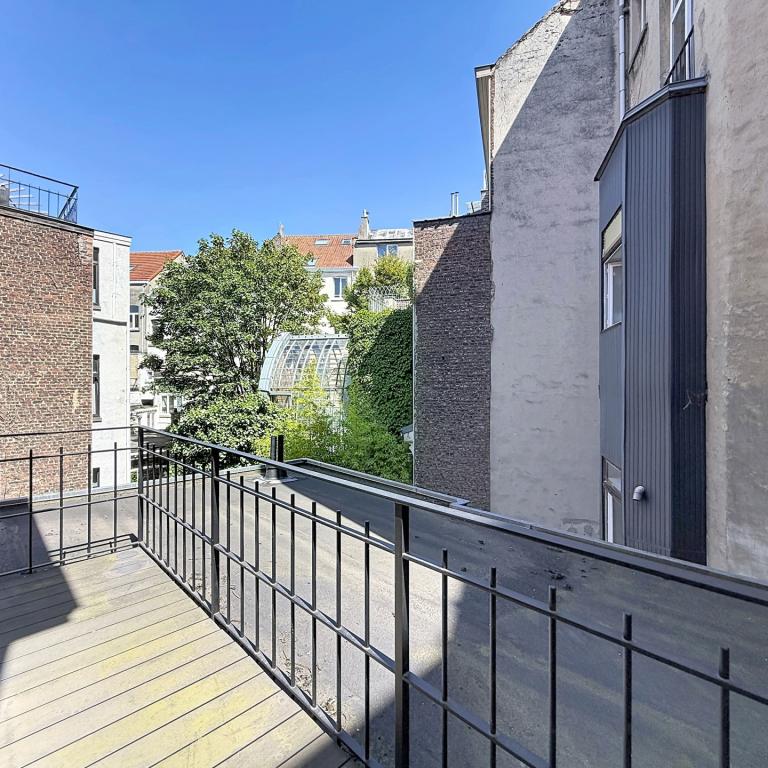 Sablon : Somptueux appartement remis à neuf + terrasse