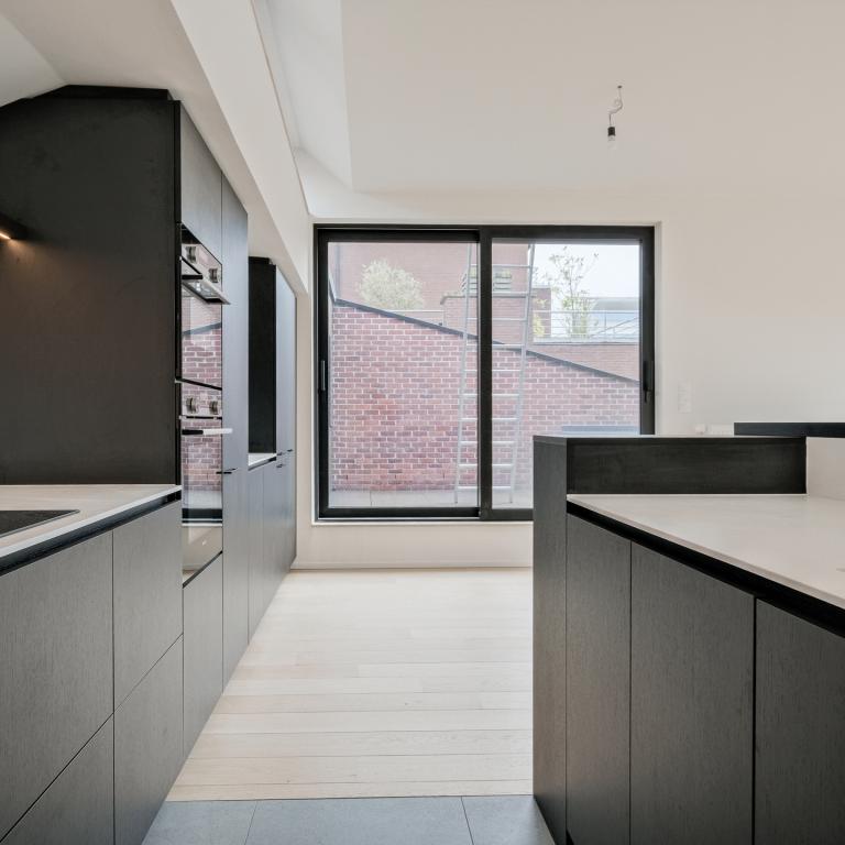 Petit Sablon / Penthouse neuf ±204m² 3ch, terrasse