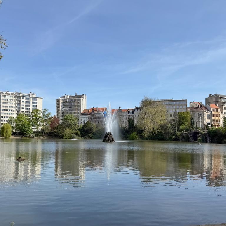 Square Marie Louise - Appartement 113m² rénové 2ch 