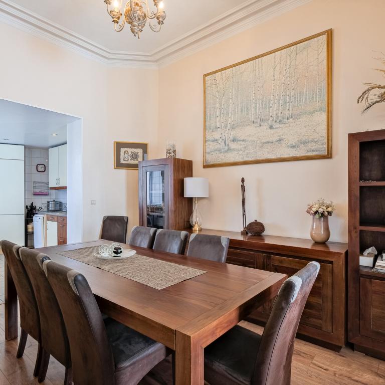 Saint-Gilles : Magnifique maison 4 chambres, cour, parking 