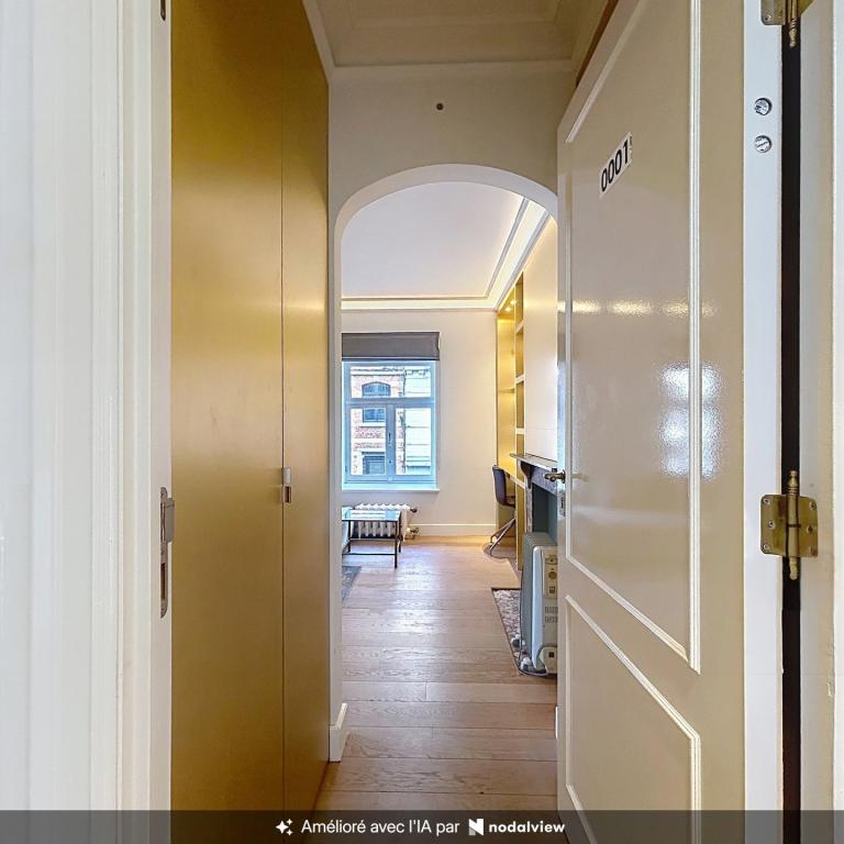 Sablon : Superbe appartement 1 chambre meublé