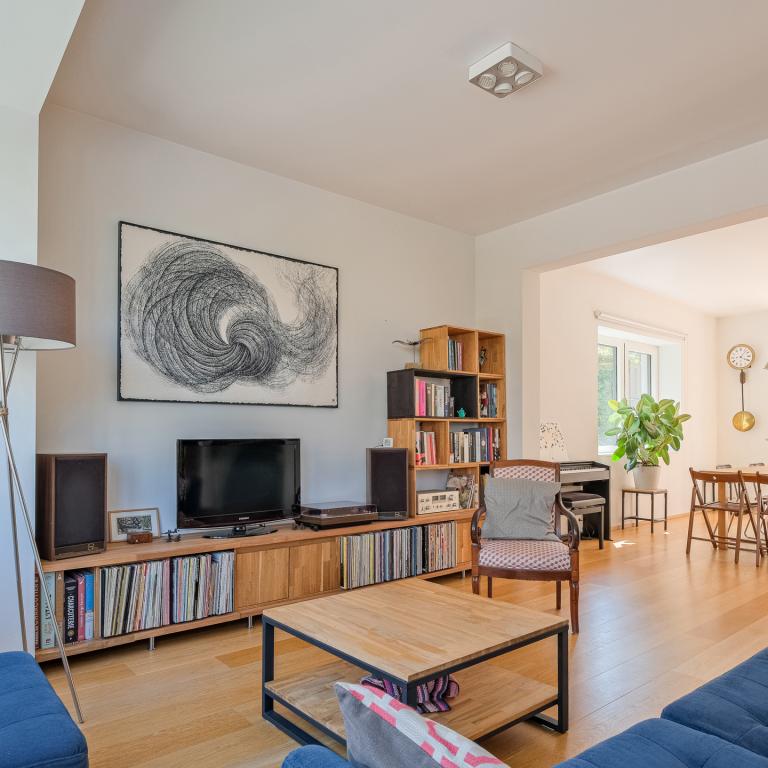 Chant d'oiseau: maison passive jardin S-O,  prof. libérale