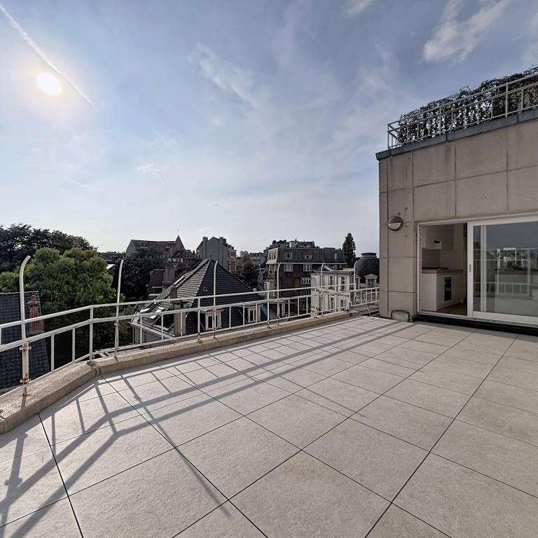 Pl. Brugmann : Magnifique appartement avec grande terrasse