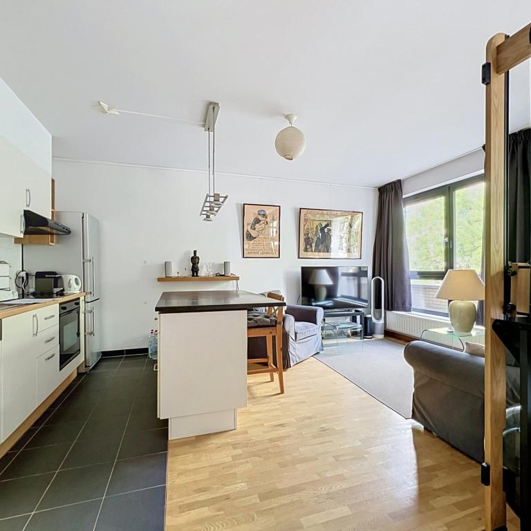 Couronne : Beau studio meublé